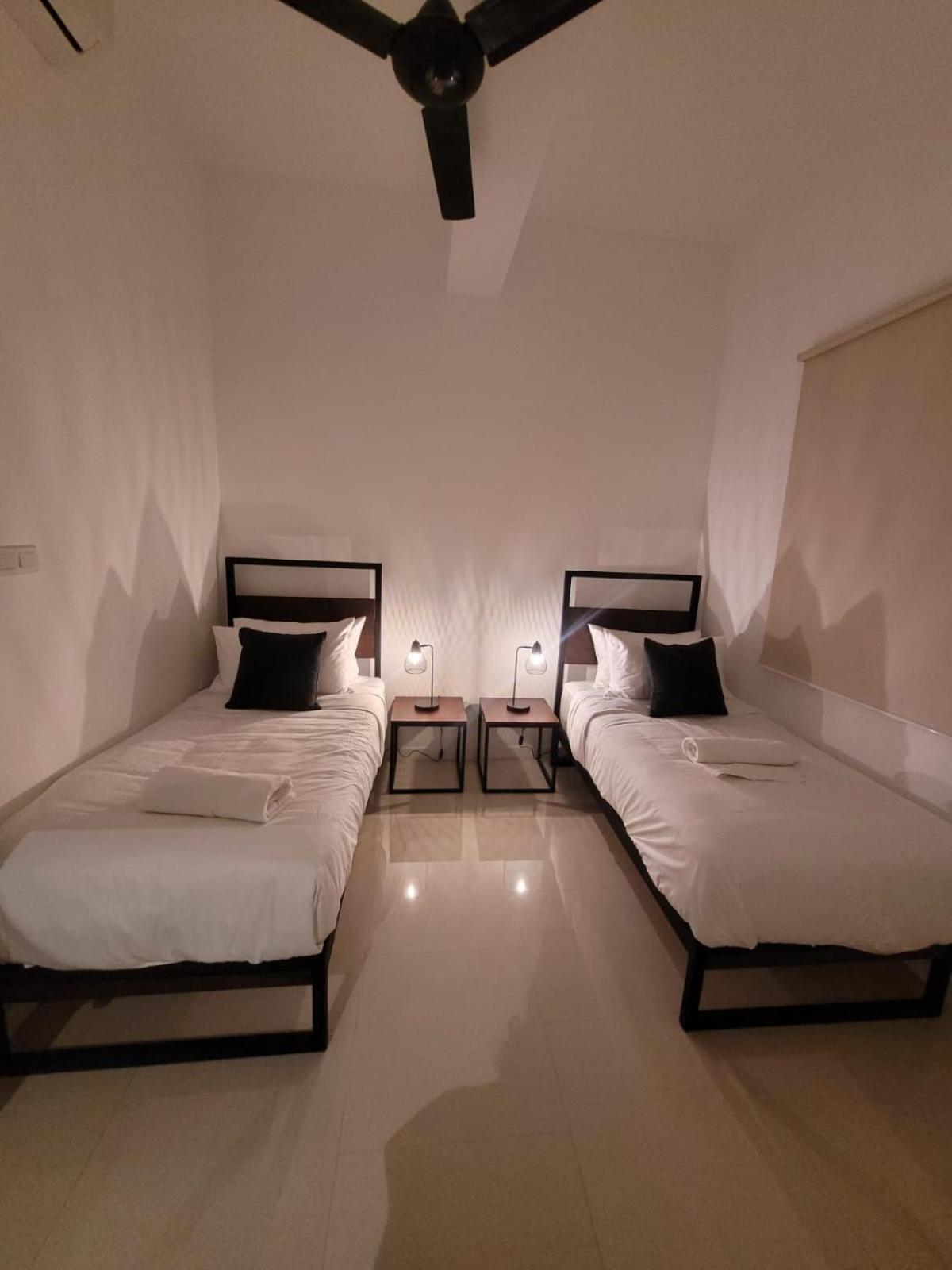 Hasara Oceanfront Apartments ガル エクステリア 写真
